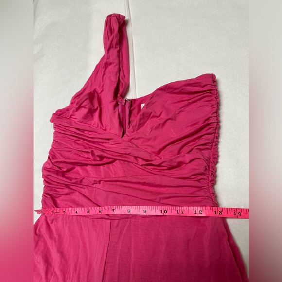 Liv Jumpsuit in Hot Pink
Lovers and Friends🌸 - Picture 8 of 12